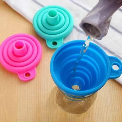 Silicone Oil Funnel, Kitchen Liquid Oil Dispensing Tool, Flexible and Heat-Resistant, Random Color