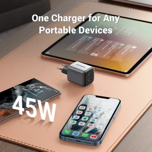UGREEN CD294 charger charging two phones at once