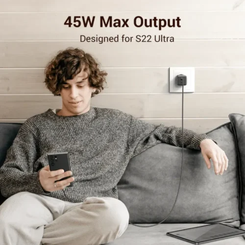 UGREEN dual USB-C 45W wall charger size and design